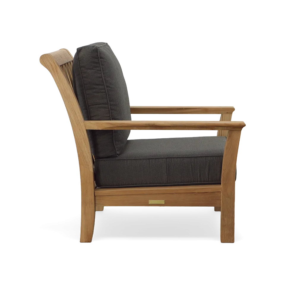 CHELSEA LOUNGE CHAIR