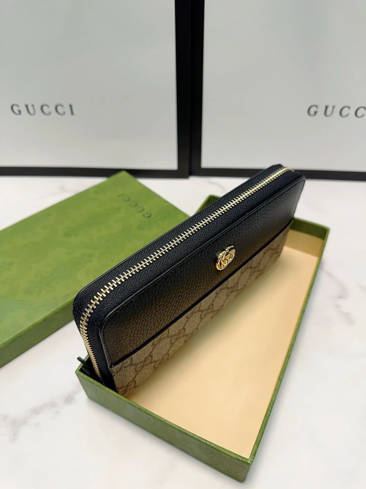 GC653 GG Marmont Zip Around Wallet / 7.5"W x 4.1"H x .8"D