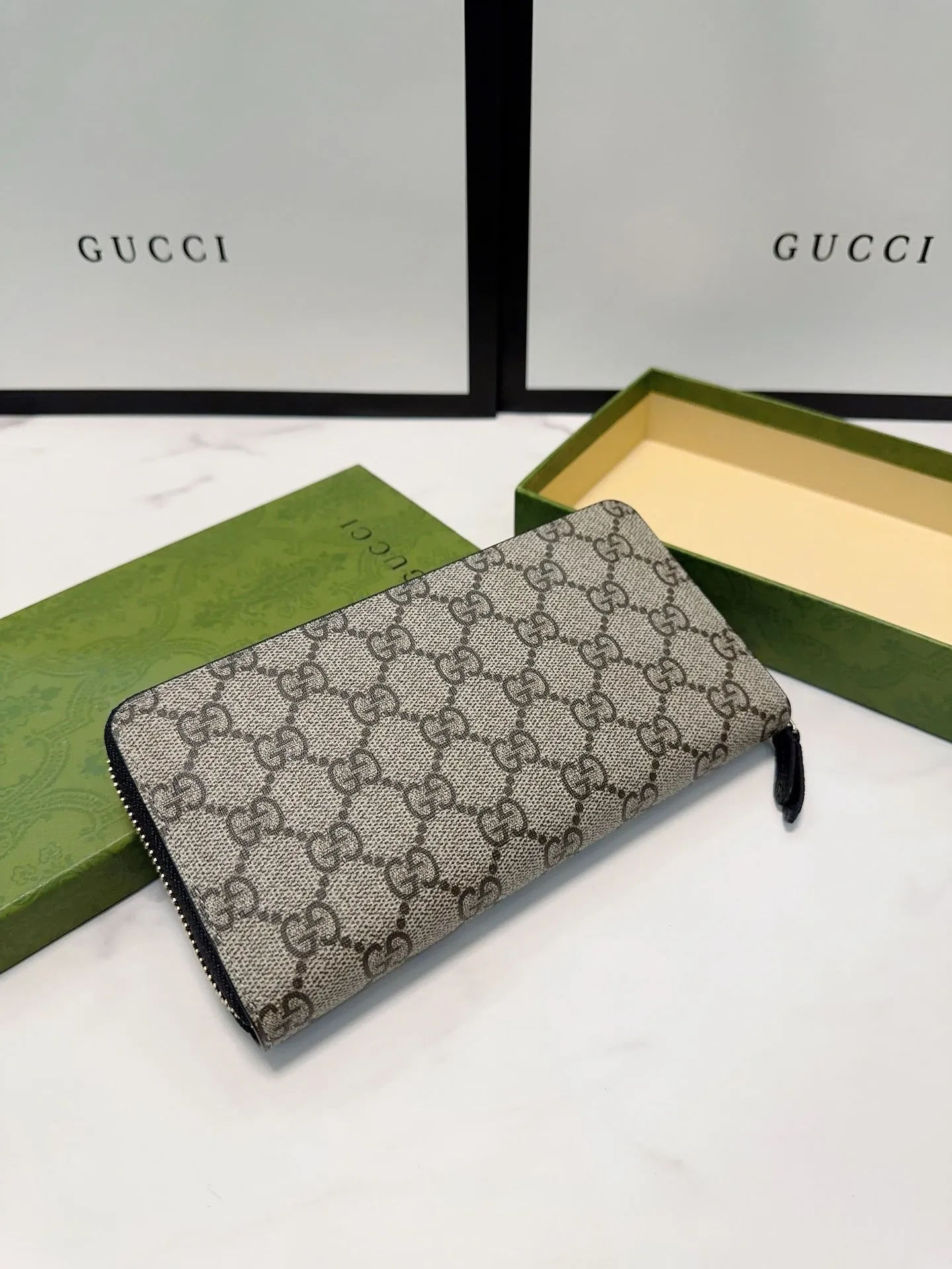 GC653 GG Marmont Zip Around Wallet / 7.5"W x 4.1"H x .8"D