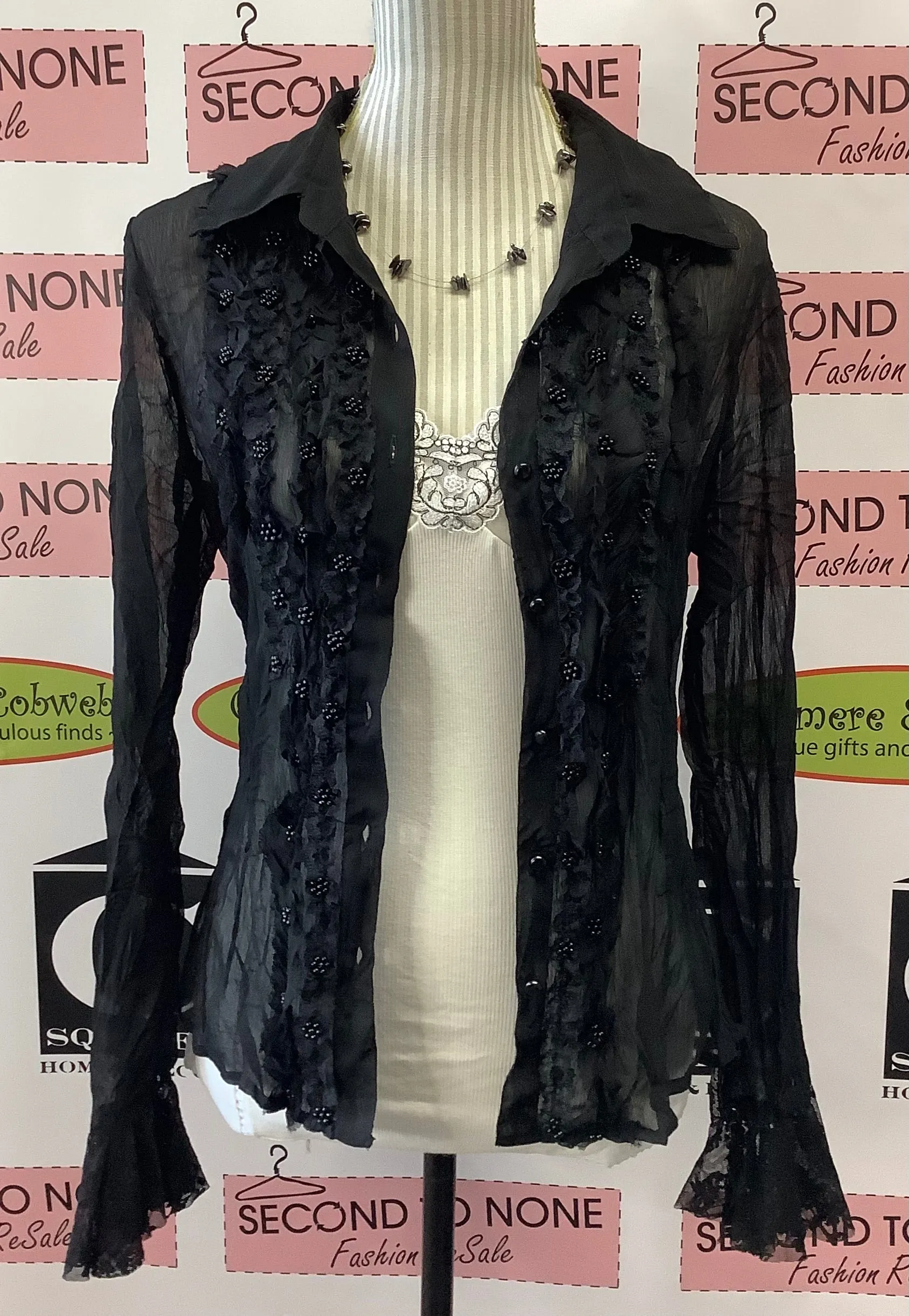 Point Zero Lace Accented Button Up Top (M)