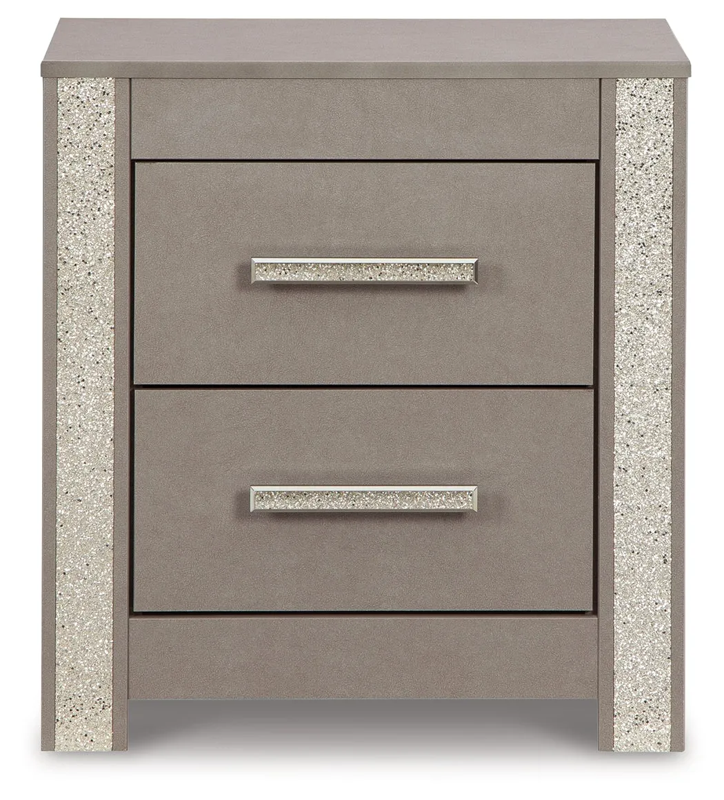 Surancha Full Panel Bed with Mirrored Dresser, Chest and Nightstand in Gray