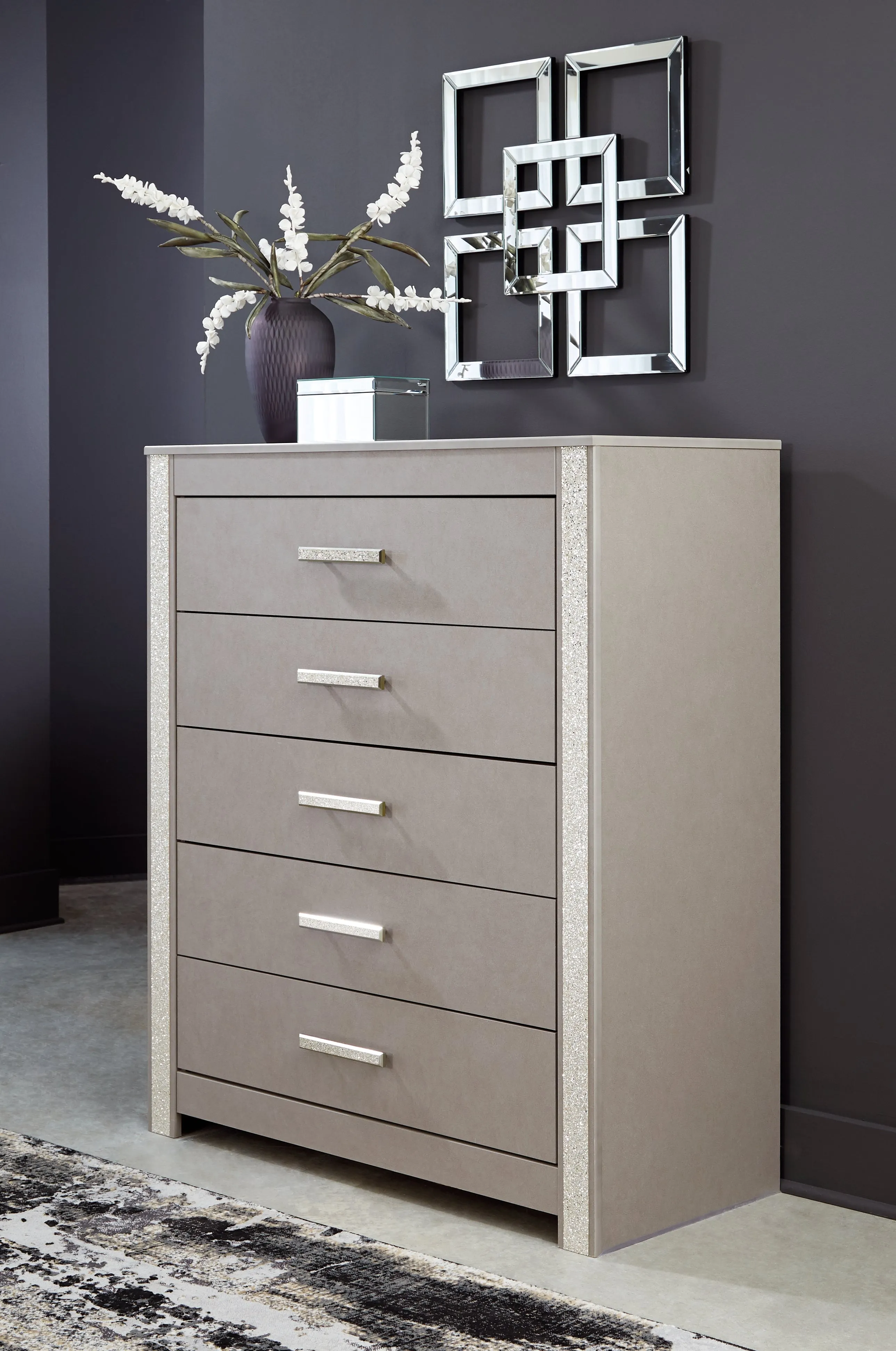 Surancha Full Panel Bed with Mirrored Dresser, Chest and Nightstand in Gray