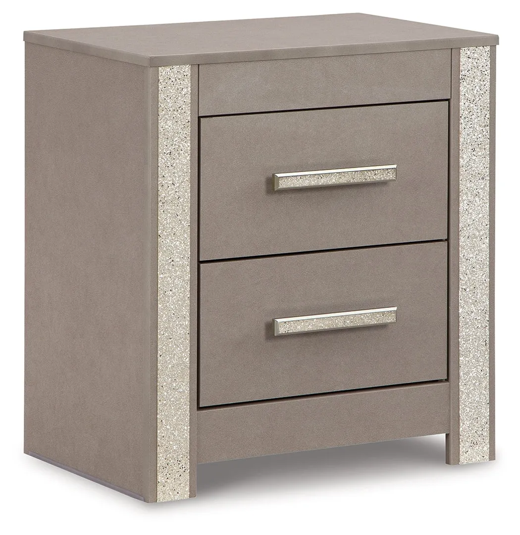 Surancha Full Panel Bed with Mirrored Dresser, Chest and Nightstand in Gray