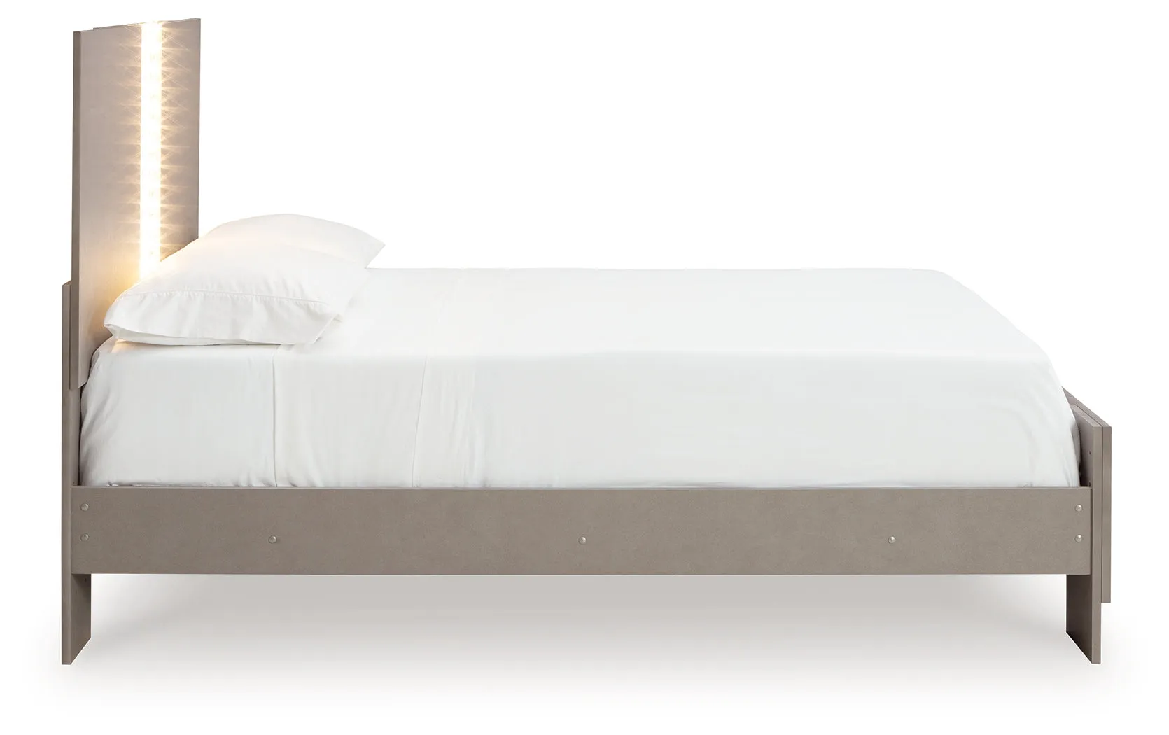 Surancha Full Panel Bed with Mirrored Dresser, Chest and Nightstand in Gray